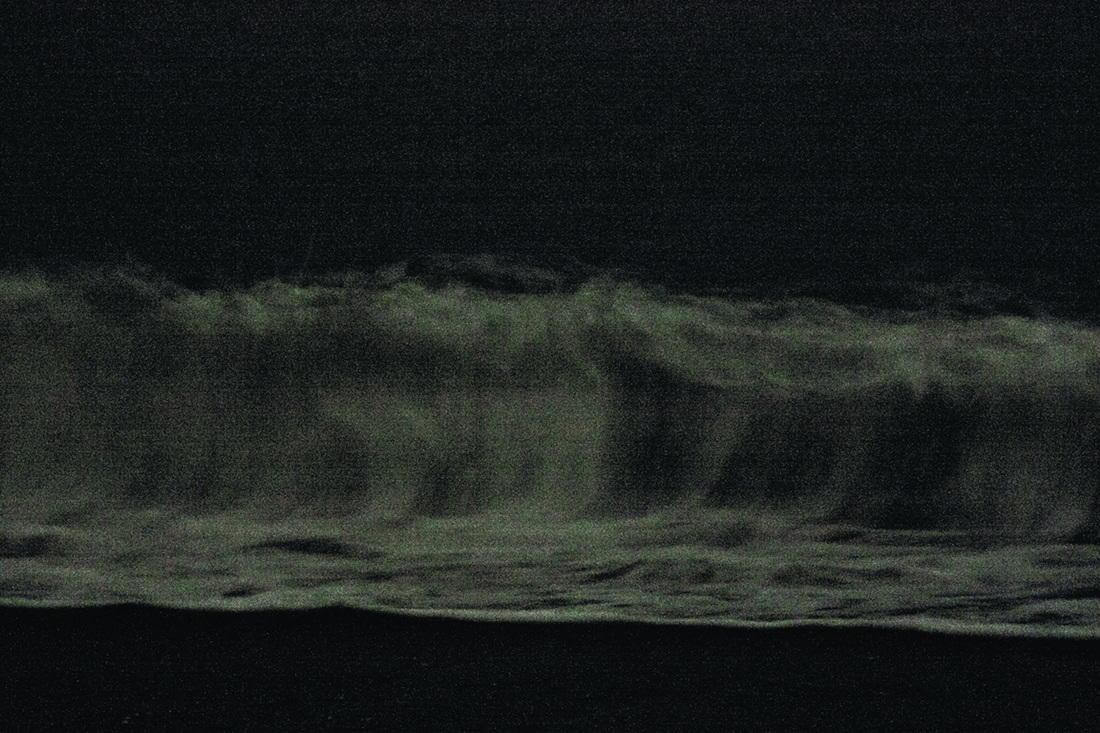 3 Minutes Sea Wave at Night; 2015.329